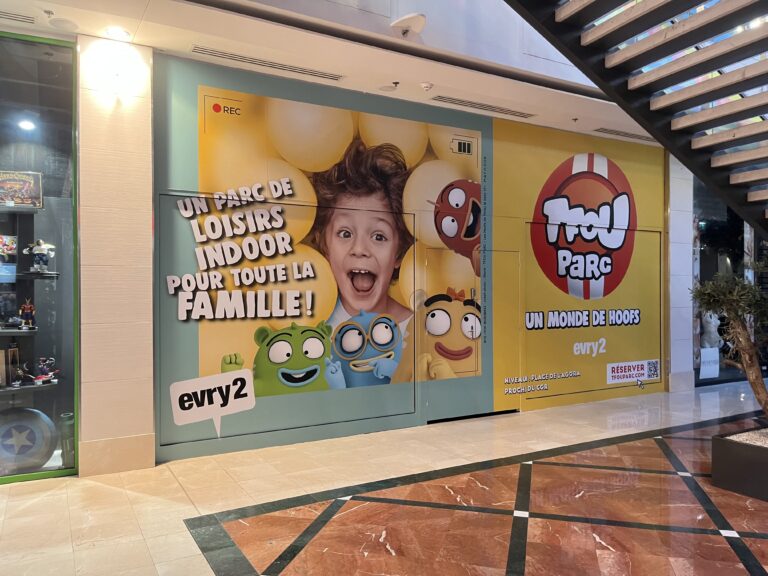 COVERING VITRINE CENTRE COMMERCIAL EVRY2